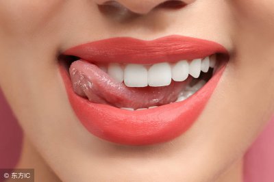 ​舌头白苔厚是什么原因 舌苔总是厚厚的，是湿气太大了吗？