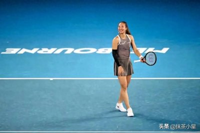 ​澳网最新战报：从5-4到5-6 郑钦文错失发球胜盘局 首盘抢七险胜！