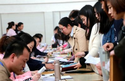 ​又一“合同工”有新调整，满足3个条件可入编，成功端起铁饭碗