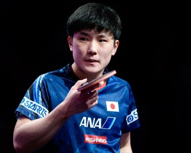 ​乒乓冠军赛：张本智和一轮游！2-0连丢3局，浪费赛点不敌非洲名将