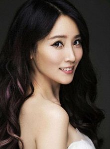 ​事实证明！被劝和吴京离婚的谢楠，已经走上了另一条道路！