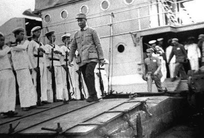 ​这八套海军服见证中国人民海军峥嵘70年