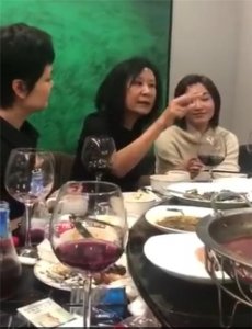 ​苏小明曝光其饭局粗口视频拍摄者并斥其无耻