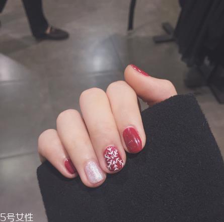 好看的红丝绒美甲 适合新年的酒红色美甲 好看的红丝绒美甲 适合新年的酒红色美甲