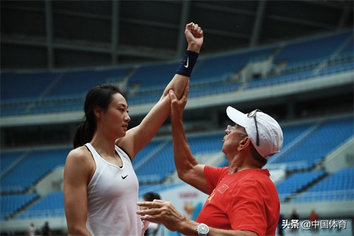 2019全国田径锦标赛在即,选手赛前热身