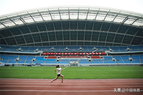 2019全国田径锦标赛在即,选手赛前热身