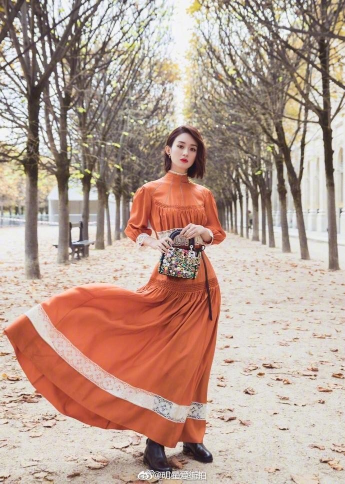 赵丽颖尴尬撞衫baby 造型瞬间被秒杀!网友:这鞋让丽颖老了十岁