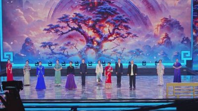 12朵“梅花”齐唱戏歌 《川流不息》词曲作者揭秘幕后故事