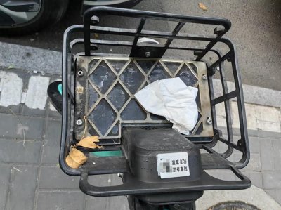 ​共享单车成了“共享广告位”？市民：内容低俗少儿不宜，得治！