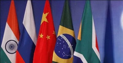金砖五国中为啥只剩中国一金,其它4国却“褪色”变成“砖”?