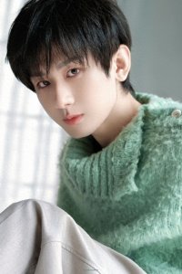 成毅新剧男二疑因私生活被剧组退货:曾被女友怒锤为走红出轨富婆