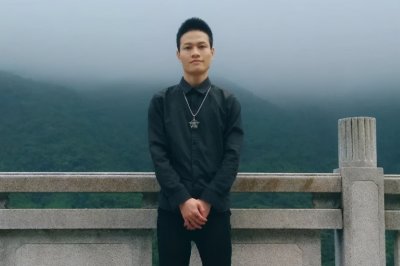 ​他是杀马特教父，却甘愿放弃千万粉丝做一个理发店老板