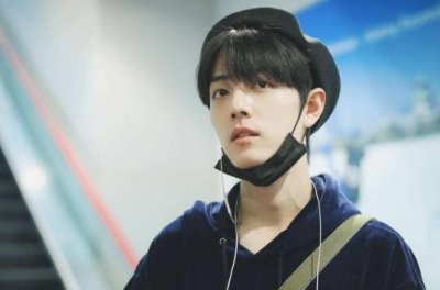 ​肖战自曝35岁后才会结婚，理想型简直不要太完美，就是有点难