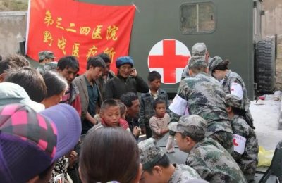 ​他们是军人也是医生，致敬！有你们真好