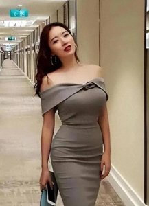 刘强东风波引热议,蒋娉婷火辣身材成焦点,网友惊呼女神降临!