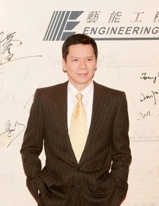 向华强实力多大?豪华座驾1200万,曾是多个港星的救命恩人