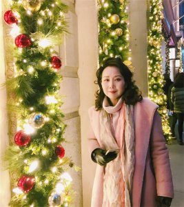 歌唱家胡月:撮合公婆复婚,接连送走父亲和公公