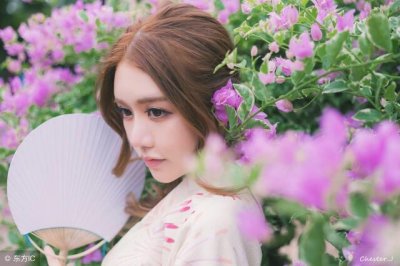 ​小说：她做了服务员，前男友的现任妻子知道后，指名让她服务