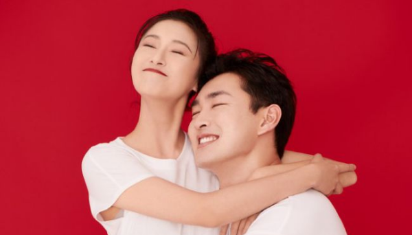 王彦霖艾佳妮宣布结婚,恭喜!王彦霖官宣与艾佳妮结婚,晒结婚美照互相甜蜜告白图5