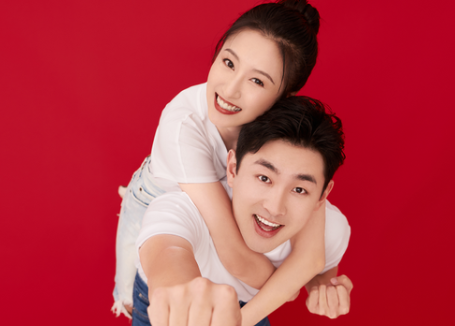 王彦霖艾佳妮宣布结婚,恭喜!王彦霖官宣与艾佳妮结婚,晒结婚美照互相甜蜜告白图3