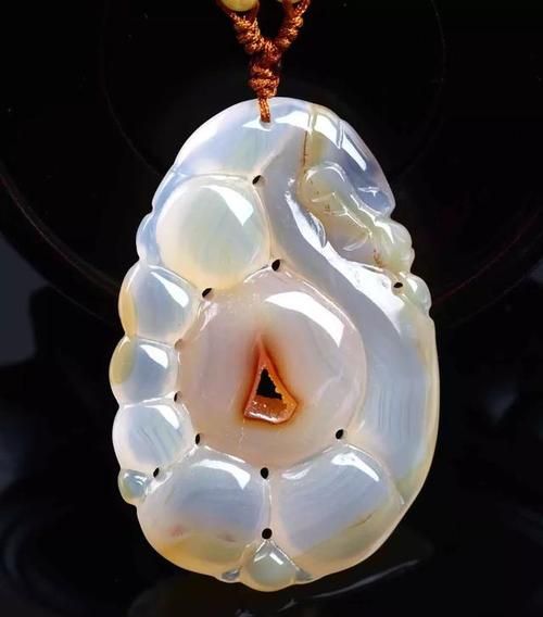 玛瑙和玉髓是一样的吗