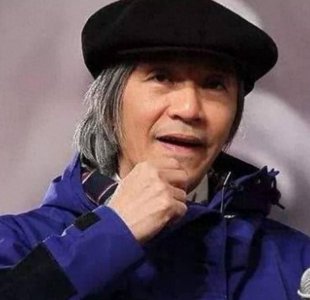 ​张卫健的悲哀，遭亲弟陷害，妻子流产2次，56岁无后还“失业”