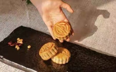 ​中秋吃月饼的来历,中秋节为什么要吃月饼