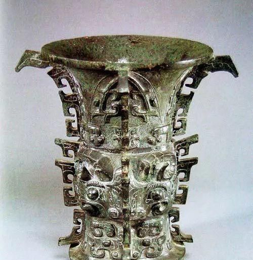 青铜之冠指的是什么青铜器，出土文物青铜之冠指的是？图5