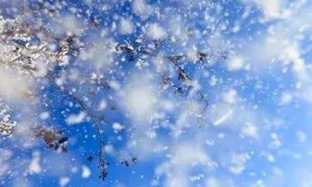 发朋友圈下雪幽默句子,下雪的说说发朋友圈简短图3