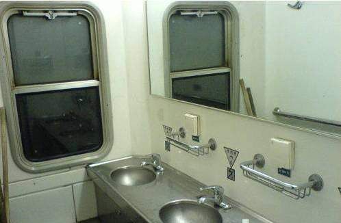 高铁吃泡面怎么扔,火车上吃泡面垃圾丢哪里图3