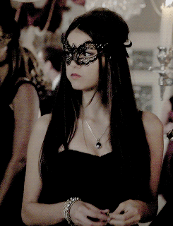 吸血鬼日记卡罗琳吸血(吸血鬼日记中的K女王Katerina)(2)