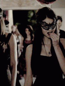 ​吸血鬼日记卡罗琳吸血（吸血鬼日记中的K女王Katerina）