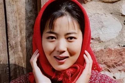 王茜华:演艺之路绽放光彩