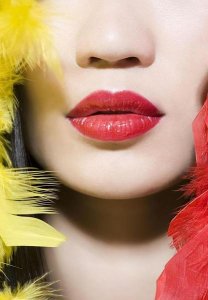 ​女朋友嘴唇厚是啥体验