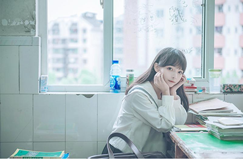 专注认真的女生吸引了谁的注意 专注认真的女生吸引了谁的注意