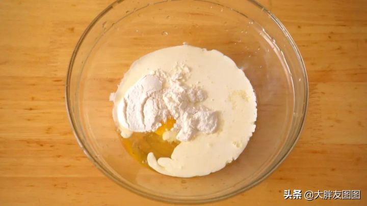 奶油的各种吃法大全（软噗噗的奶油鸡蛋饼做法）