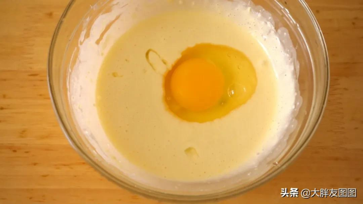 奶油的各种吃法大全（软噗噗的奶油鸡蛋饼做法）