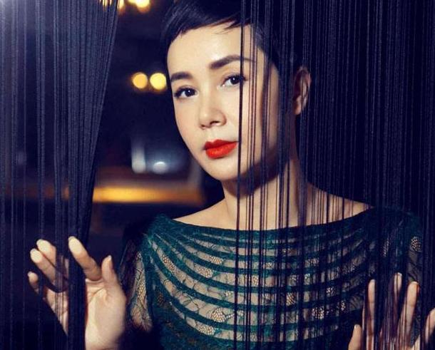 蒋雯丽儿子近照曝光，高高瘦瘦像极父亲，出生在美国至今未出道