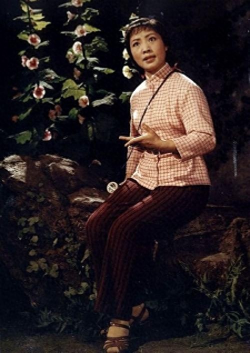 李炳淑老照片：《龙江颂》中江水英 78岁仍美丽 与丈夫恩爱一辈子