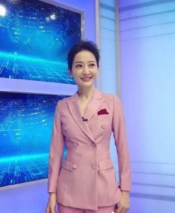 ​谢颖颖：玉质冰霜洁，颖秀林岳奇。