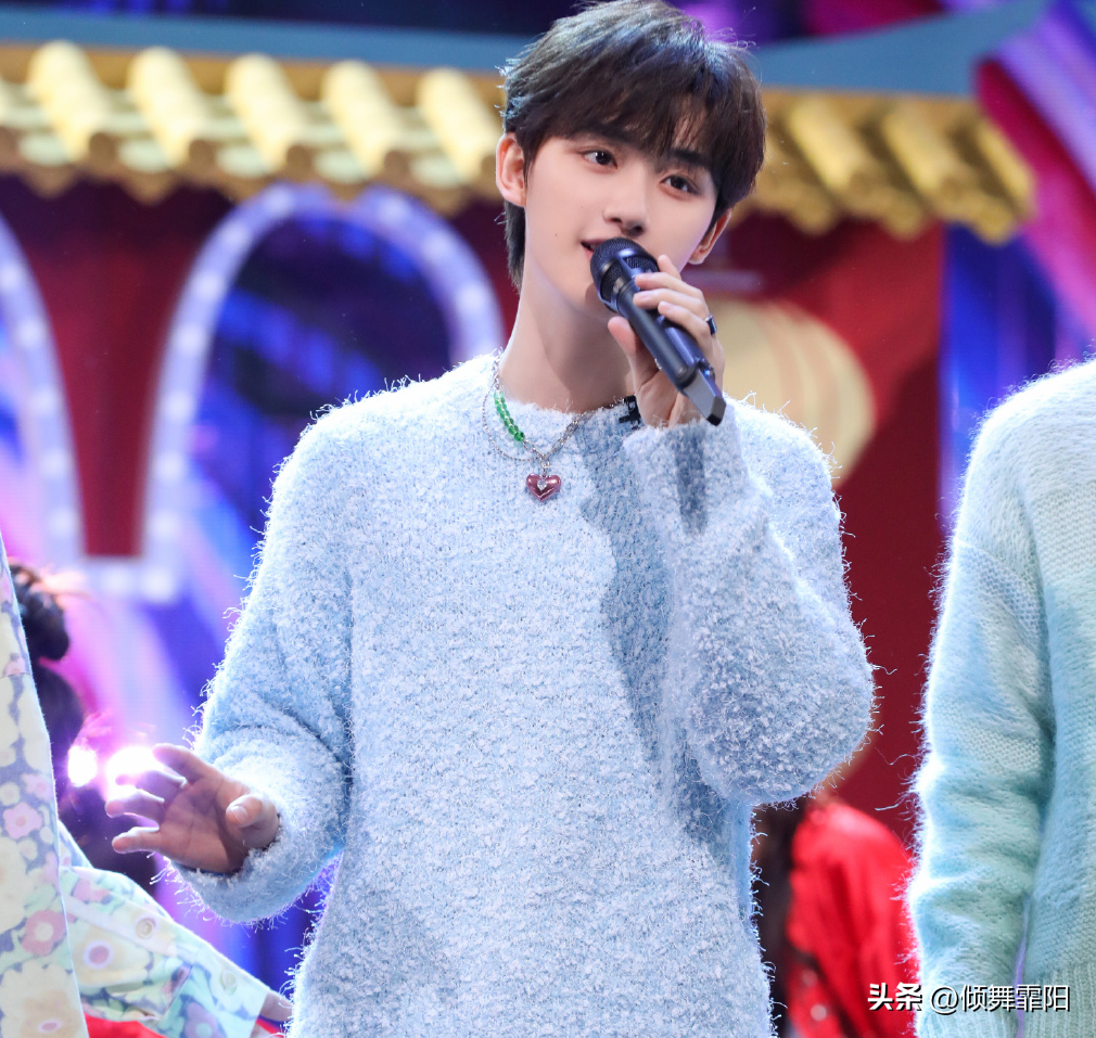 深得何炅真传！《你好星期六》丁程鑫1个动作巧胜杨迪，未来可期