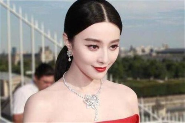 范冰冰片酬多少钱一集大概身价有多少,中国片酬最高的演员都有谁