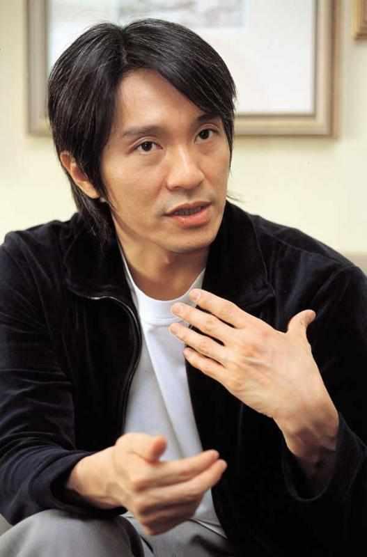 向华强不是有黑帮背景吗？为什么不敢动周星驰？原因太无奈