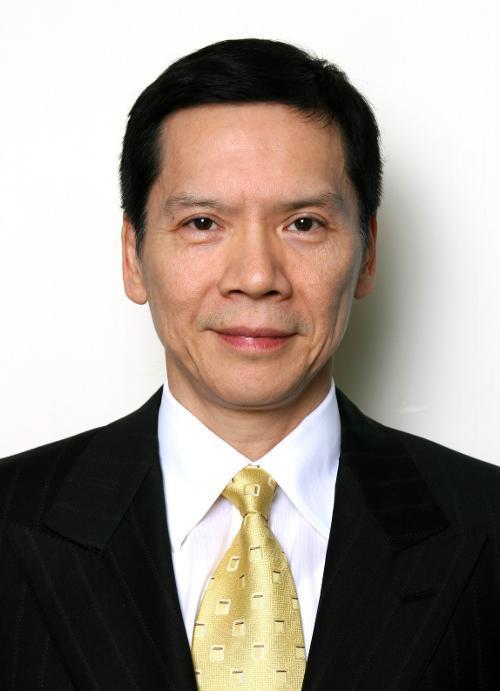 向华强不是有黑帮背景吗？为什么不敢动周星驰？原因太无奈