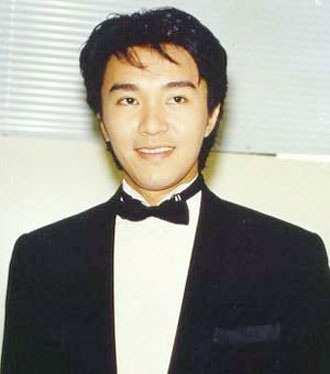 向华强不是有黑帮背景吗？为什么不敢动周星驰？原因太无奈