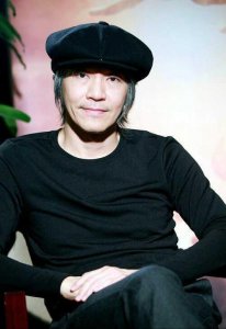 ​向华强不是有黑帮背景吗？为什么不敢动周星驰？原因太无奈