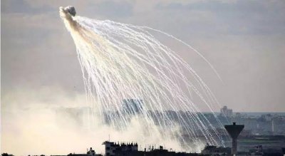 ​烟花下的杀戮！违禁武器白磷弹，一种可怕的武器