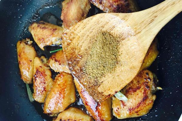 家常蜜汁鸡翅最简单做法(10分钟焖出一锅嫩滑爆汁的鸡翅)(10)