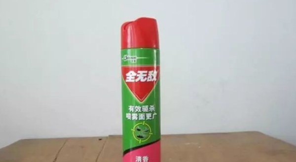 杀虫剂喷在床上能睡觉,杀虫剂不小心喷到床上还能睡吗图2