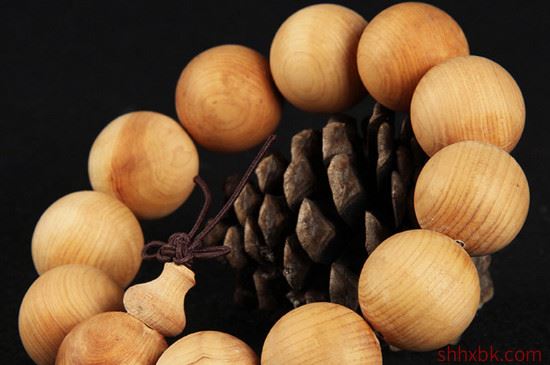 崖柏怎样打磨成红色